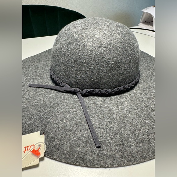 Cat & Jack Other - Toddler (2-5)toddler boho hat from target. Gray thick felt material